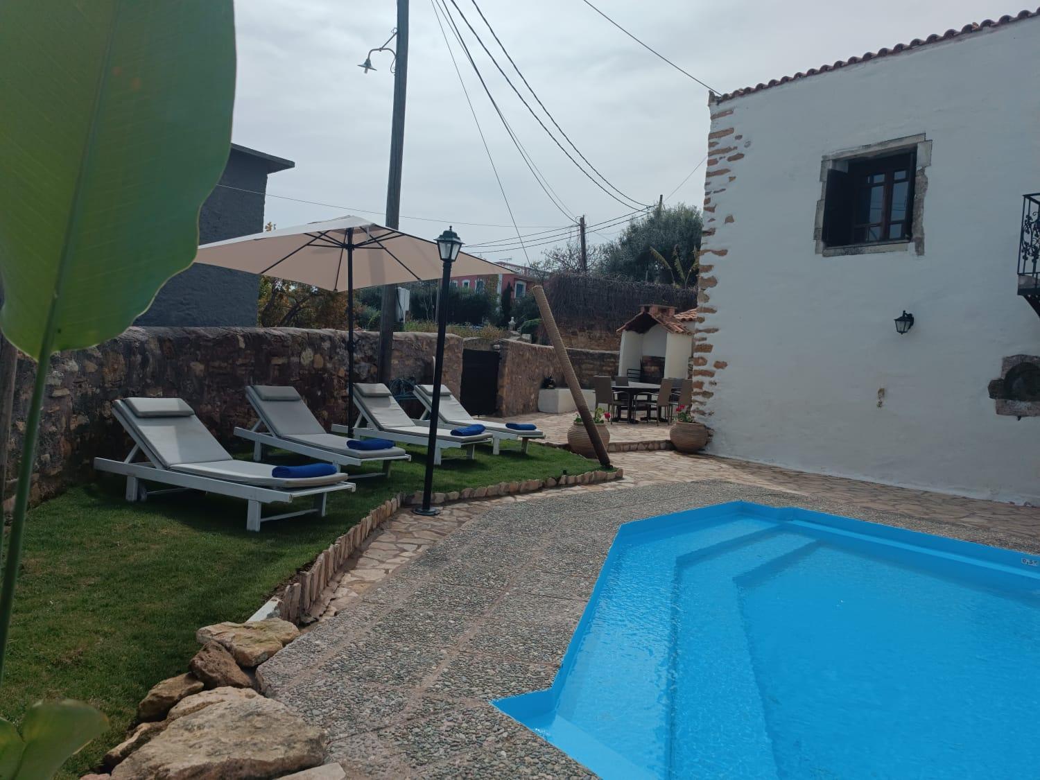 Lina Private Pool